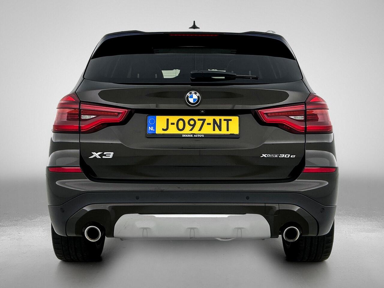BMW X3 xDrive30e eDrive Edition Panoramadak / Trekhaak / Leder-Sport / Pdc+Camera / Stoel-Stuurverwarming / Harman Kardon / NL auto / Apk 09-2026