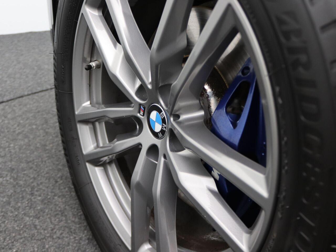 BMW X3 xDrive30e High Executive | M Sportpakket | Audio Media Pack | Parking Pack | Safety Pack | BMW Personal CoPilot Pack | 19''