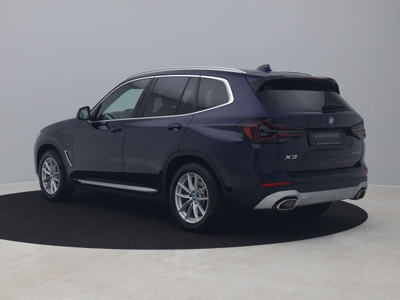 BMW X3 xDrive30e Business Edition Plus | PANO | 360° | HUD | STOEL- EN STUURVERW. | TREKHAAK