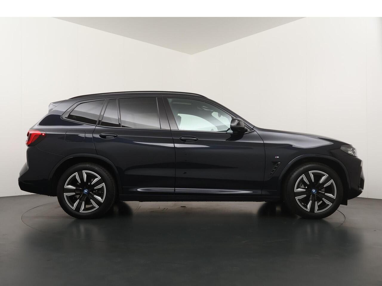 BMW X3 iX3 Executive 80 kWh | M Sportpakket | Glazen Panoramadak | Active Cruise Control | Stoelen elektrisch verstelbaar | Leder | Stoelverwarming | Camera