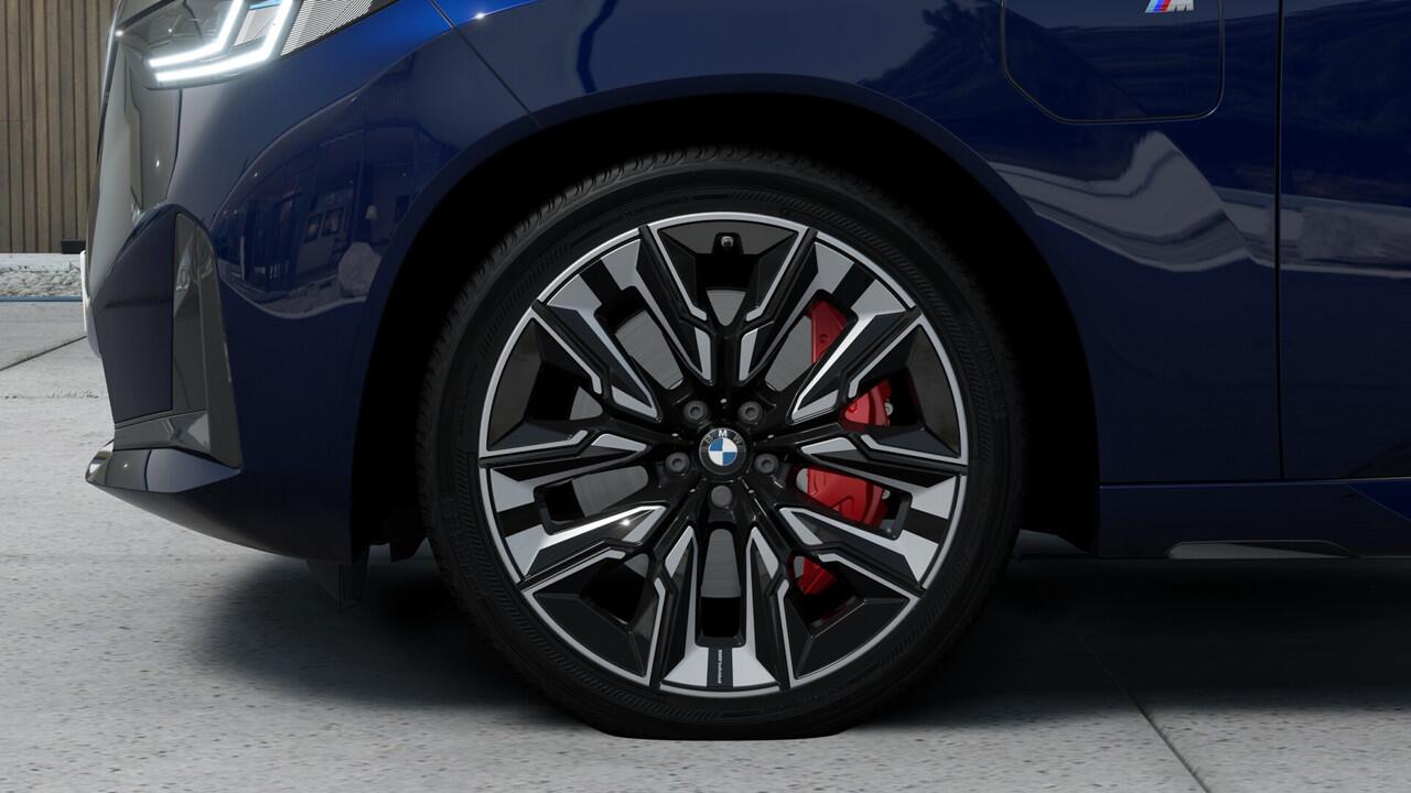 BMW X3 30e xDrive M Sport Automaat / Panoramadak / Trekhaak / Sportstoelen / Stoelventilatie / Adaptieve LED / Parking Assistant Plus / Driving Assistant Professional / Harman Kardon