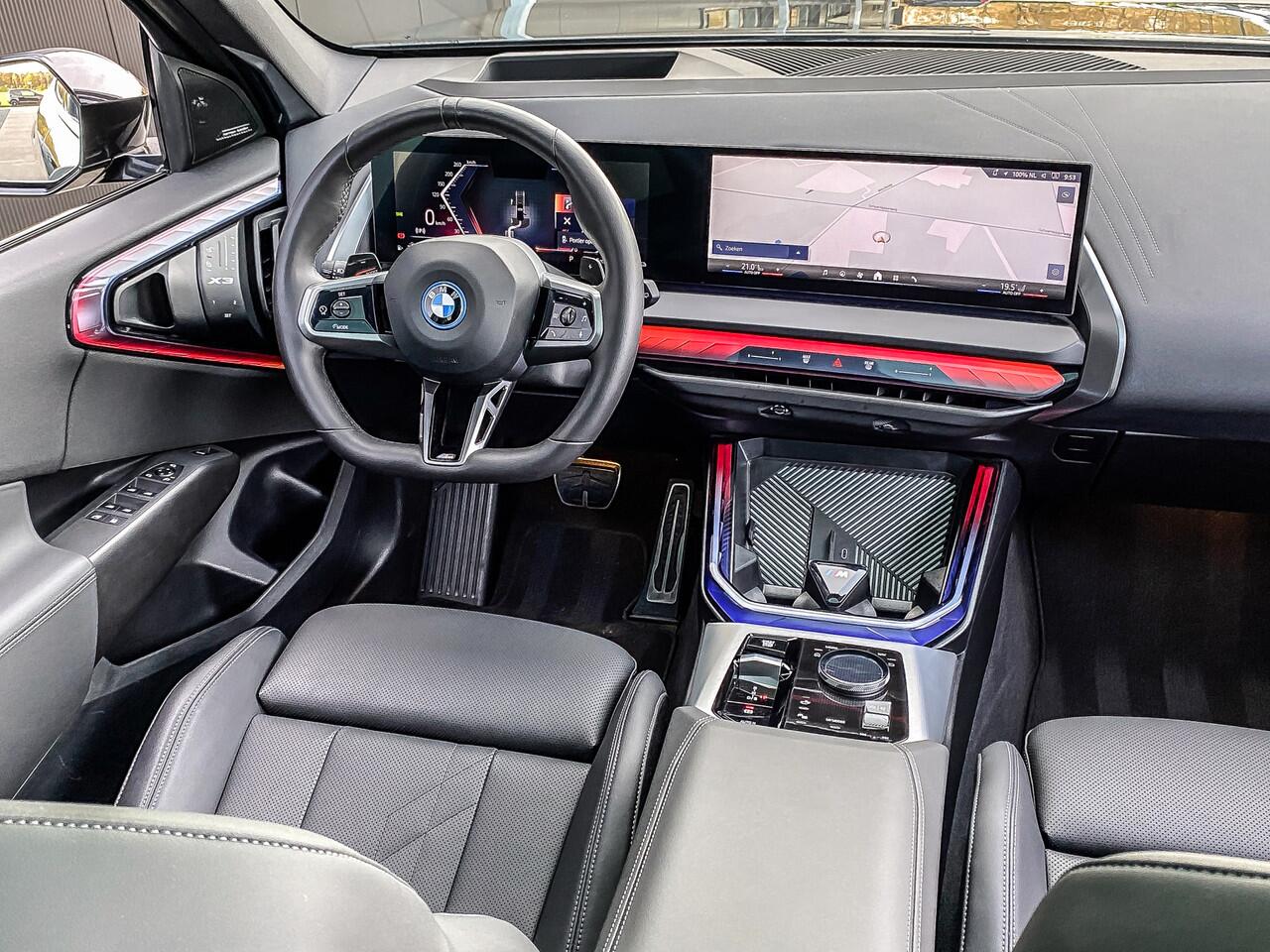 BMW X3 30e xDrive 299PK M-Sport | PANO | KEYLESS | SFEERVERLICHTING | RIJASSISTENT PLUS | HARMAN / KARDON |