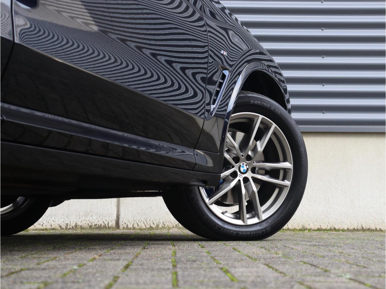 BMW X3 xDrive20i | High Executive | M Sportpakket | Panodak | Parking Pack | Hi-Fi | Getint Glas | 19'' LMV