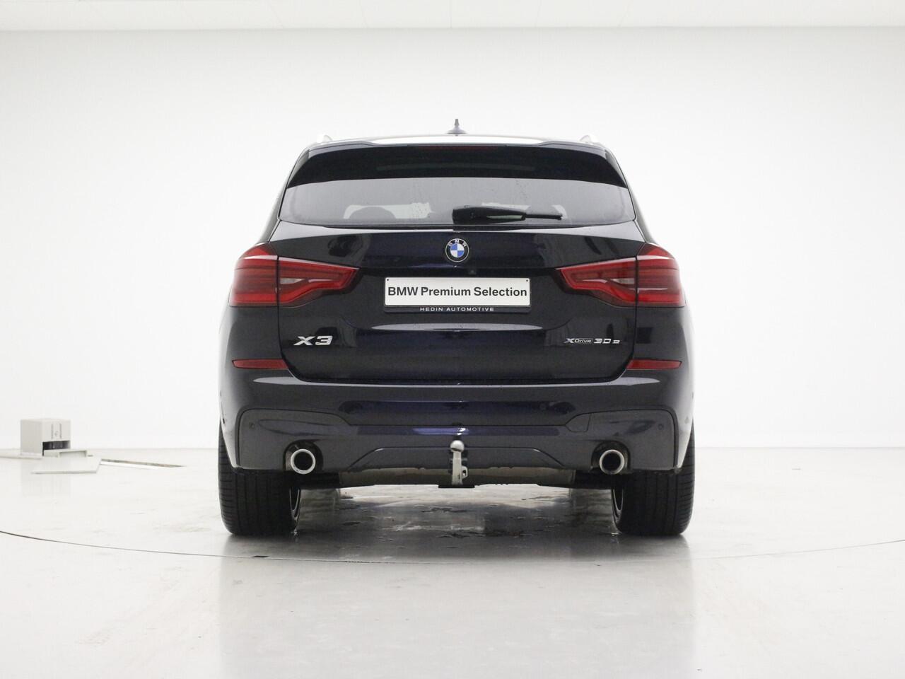 BMW X3 xDrive30e M-Sport | Trekhaak | Panorama | Head-Up | Camera | Leder |