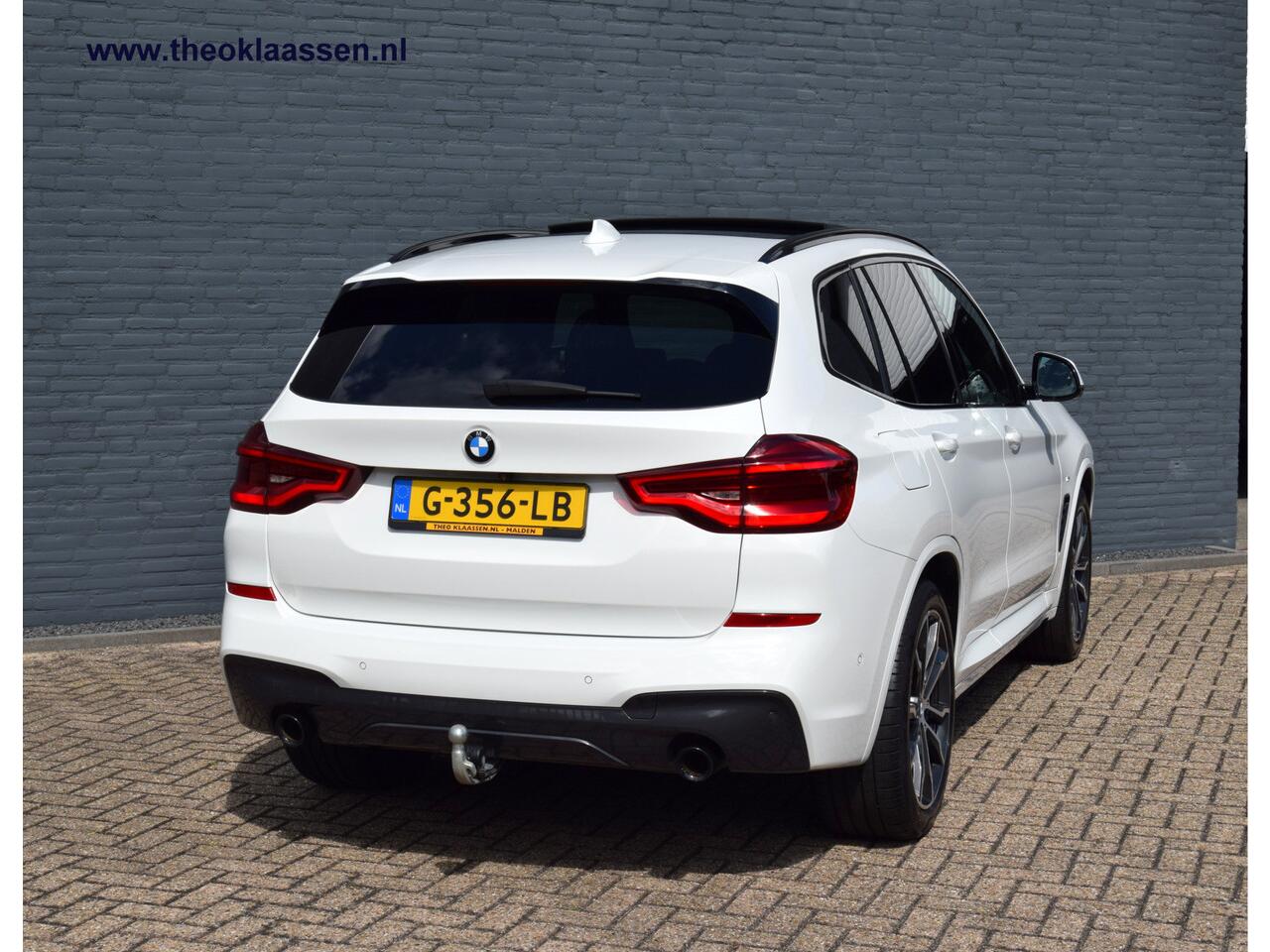 BMW X3 xDrive20i High Executive Edition M-Sport Panoramadak Trekhaak Head-Up