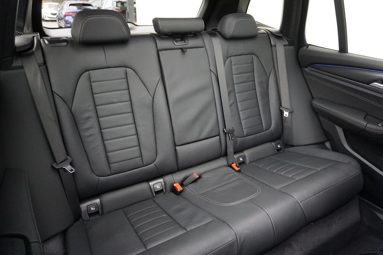 BMW X3 xDrive30i M Sportpakket | Innovation Pack | Glazen panoramadak | HIFI System Harman Kardon