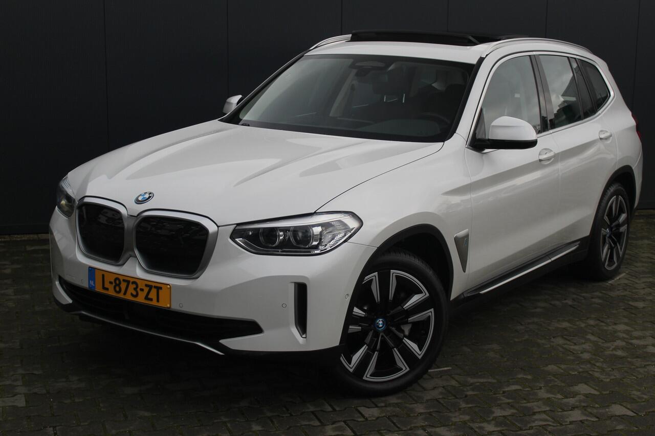 BMW X3 iX3 Executive 80 kWh | Incl. 12 maanden garantie | SOH 99% | Panorama dak | Stoelverwarming | Navigatie | Cruise control | Climate control | DAB | Apple carplay/Android auto | Lichtmetalen velgen | Parkeersensoren | Achteruitrijcamera | Dodehoek detectie
