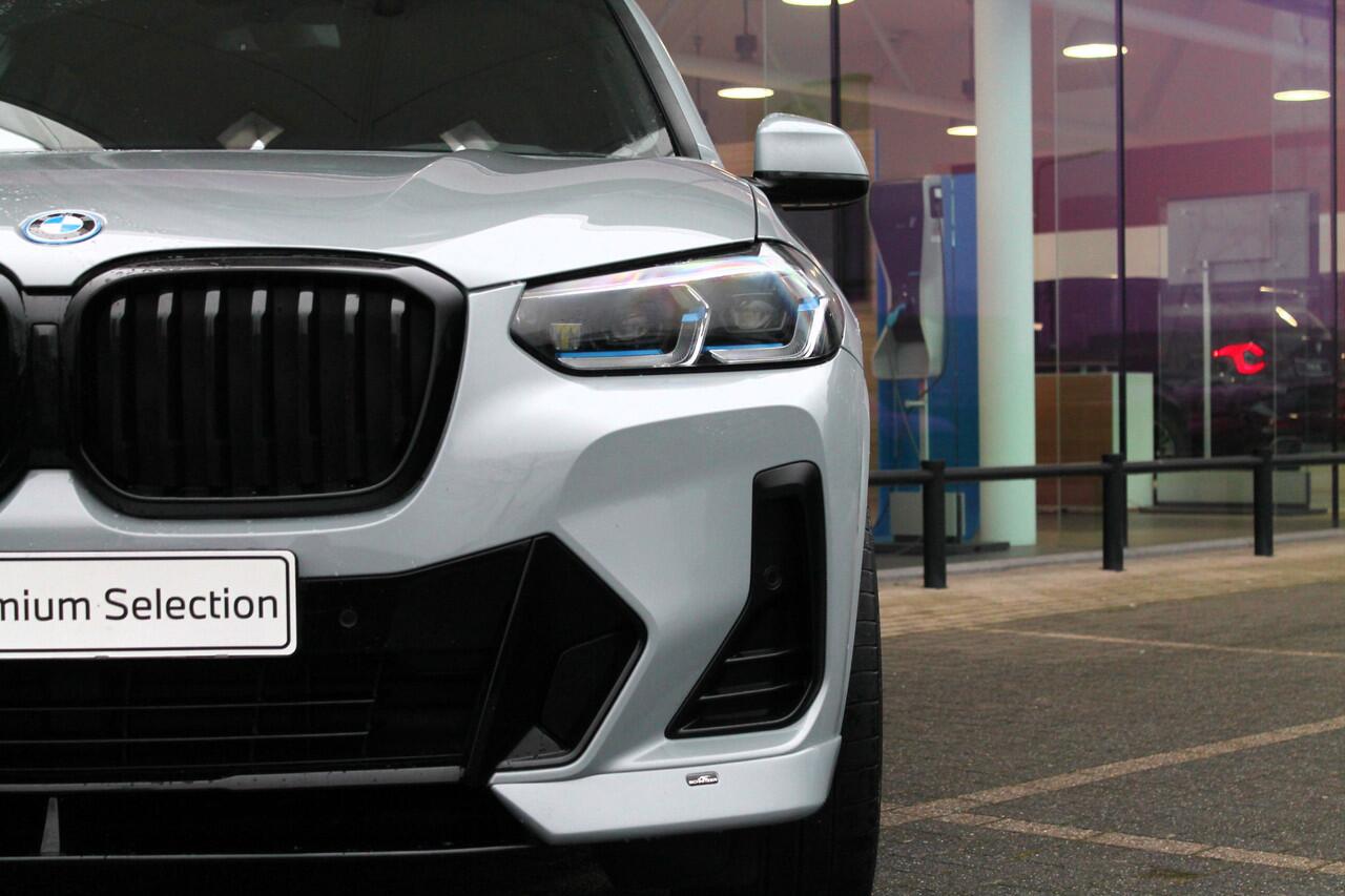 BMW X3 xDrive30e High Executive M Sport Automaat / Laserlight / Sportstoelen / Parking Assistant / Live Cockpit Professional / Stoelverwarming