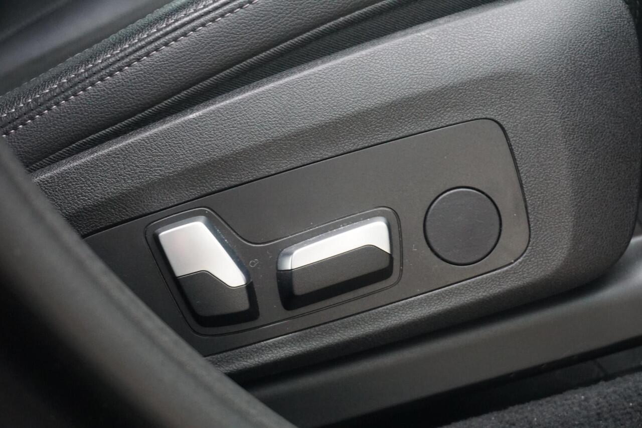 BMW X3 xDrive20i M Sportpakket 20'' / Laserlight / Head-Up Display / HiFi System / Elektrisch verstelbare voorstoelen