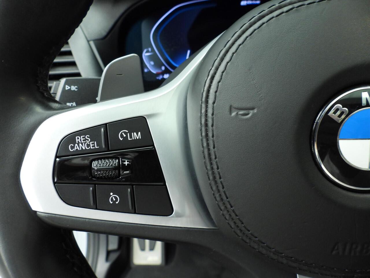 BMW X3 xDrive30e M-Sportpakket / Trekhaak / Panoramadak / Leder / Camera / HIFI / Parkassist / Alu wielen 20 inch