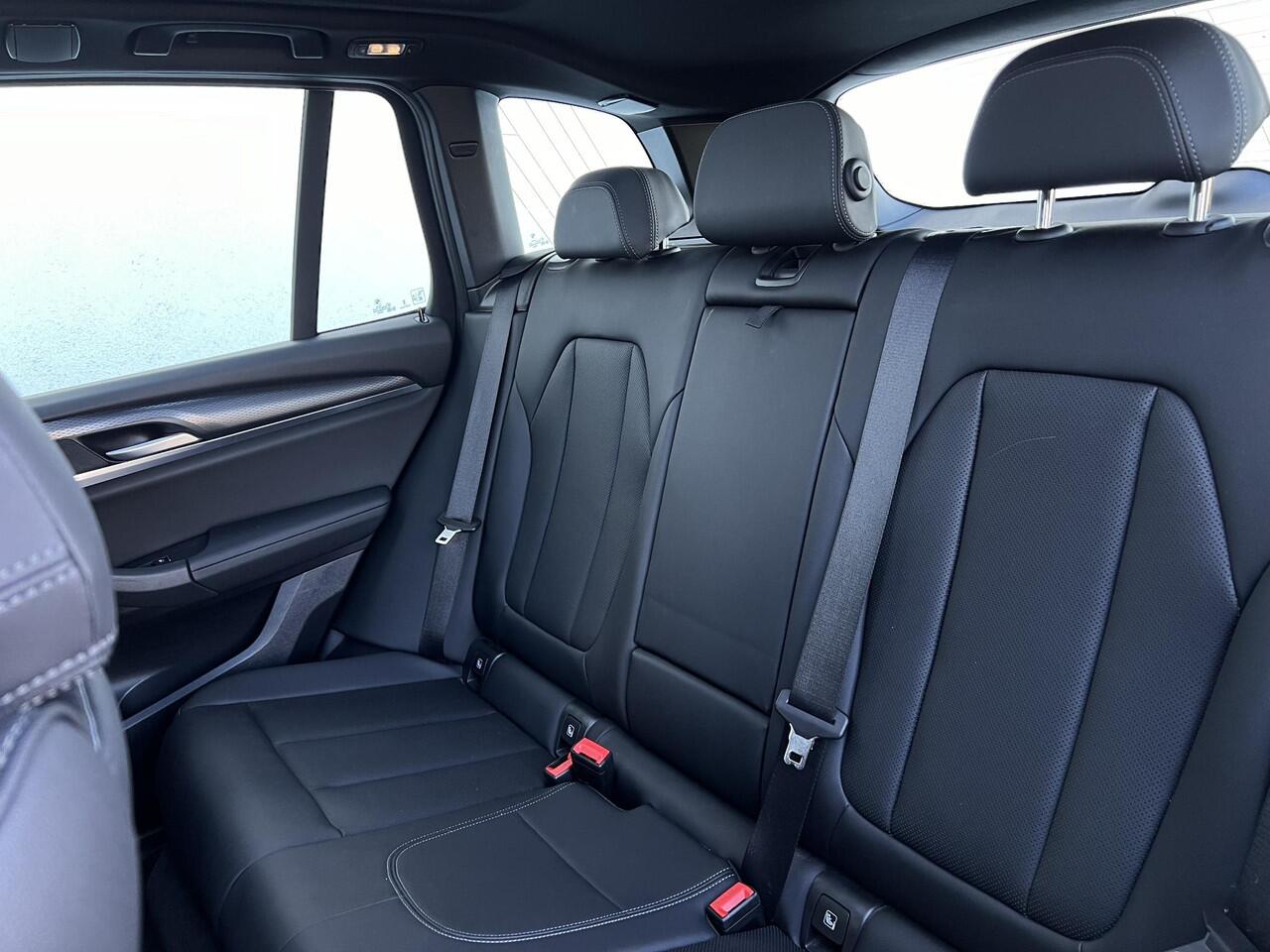 BMW X3 xDrive30e M-Pakket | Panoramadak | Comfort Access | HiFi Sound