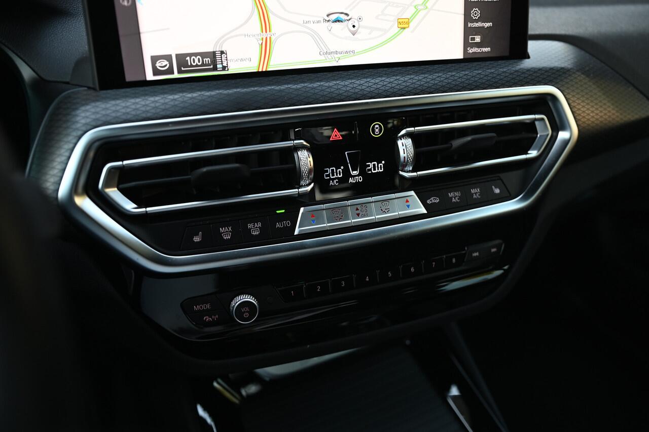 BMW X3 xDrive30e High Executive M Sport Automaat / Sportstoelen / LED / Parking Assistant Plus / Stoelverwarming / Live Cockpit Professional