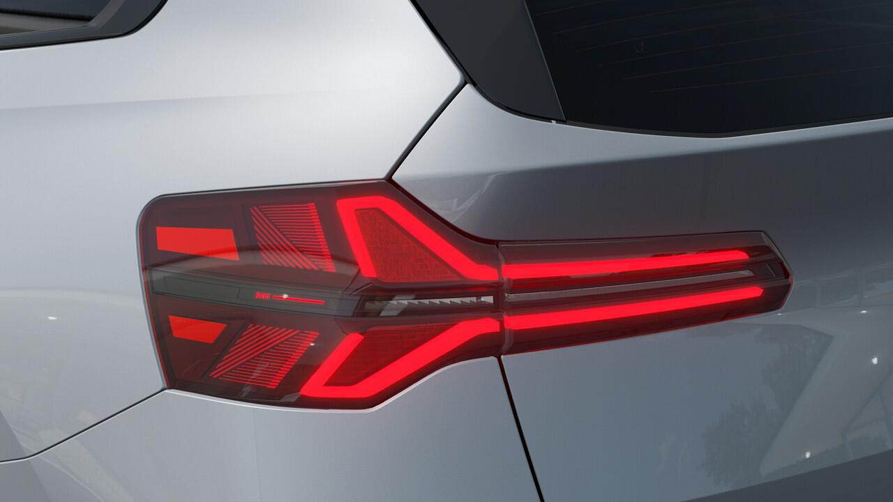 BMW X3 30e xDrive M Sport Automaat / Panoramadak / Trekhaak / Sportstoelen / Adaptieve LED / Parking Assistant Plus / Stuurverwarming / Comfort Access