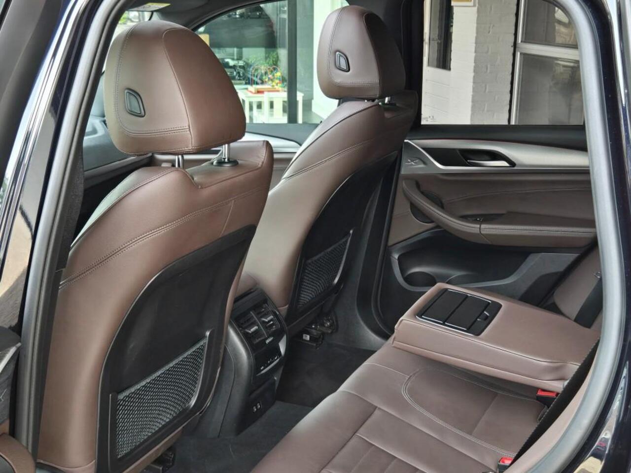 BMW X3 XDRIVE30E M SPORT | PANORAMA | LEDER | SPORTSTOELEN | 20 INCH LM VELGEN |
