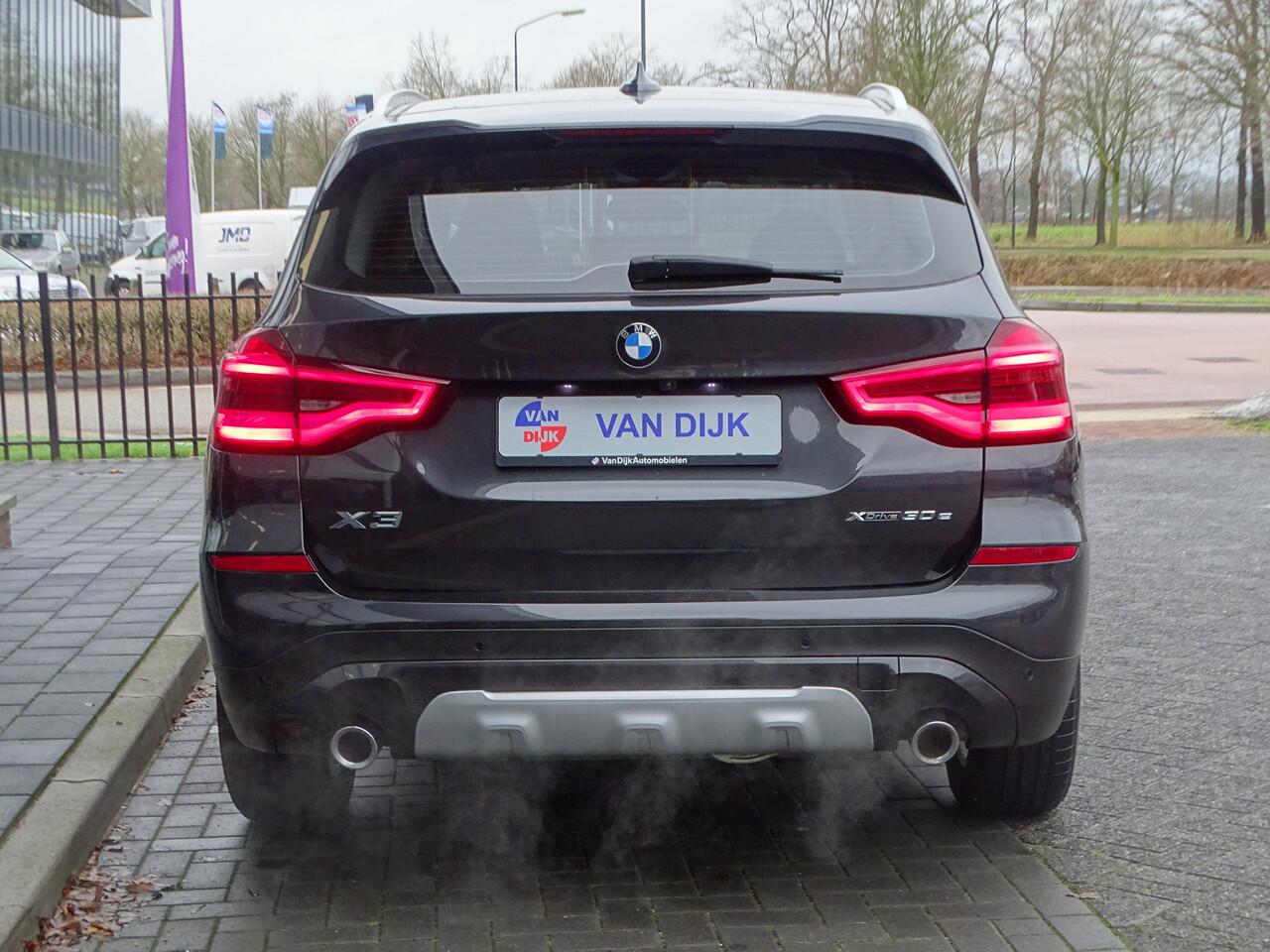 BMW X3 xDrive30e High Exe. X-Line Pano.Dak Elek.Trekhaak Driv.Ass.Plus Leder Head-up Ada.Onderstel HiFi 18"LM Velgen