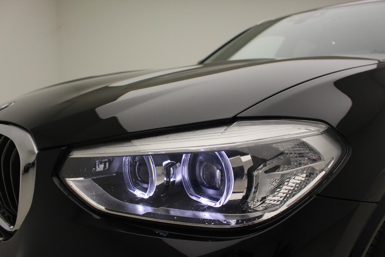 BMW X3 xDrive30e M-Sport | Trekhaak | Panorama | Head-Up | Camera | Leder |
