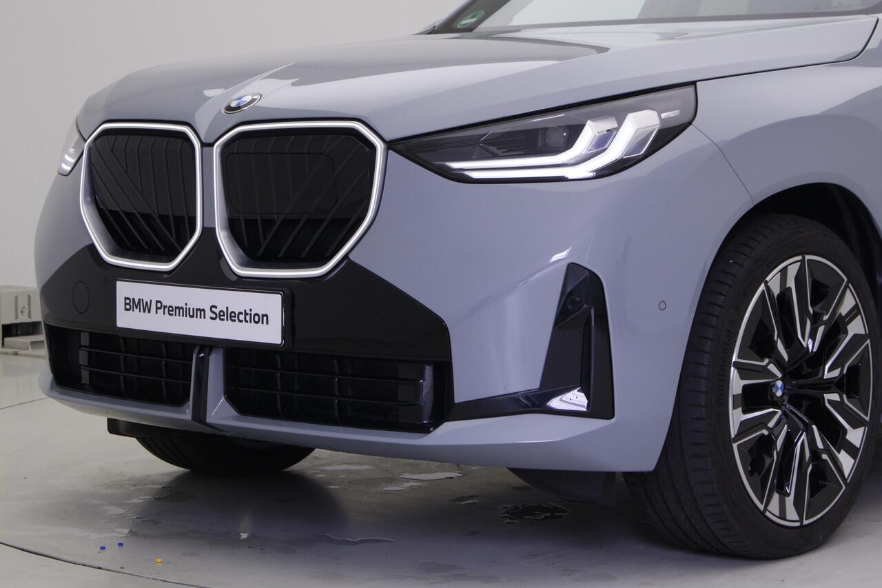 BMW X3 30e xDrive M-Sport | Trekhaak | Panorama | 21" | Elek. verst. stoelen | Brooklyn Grau