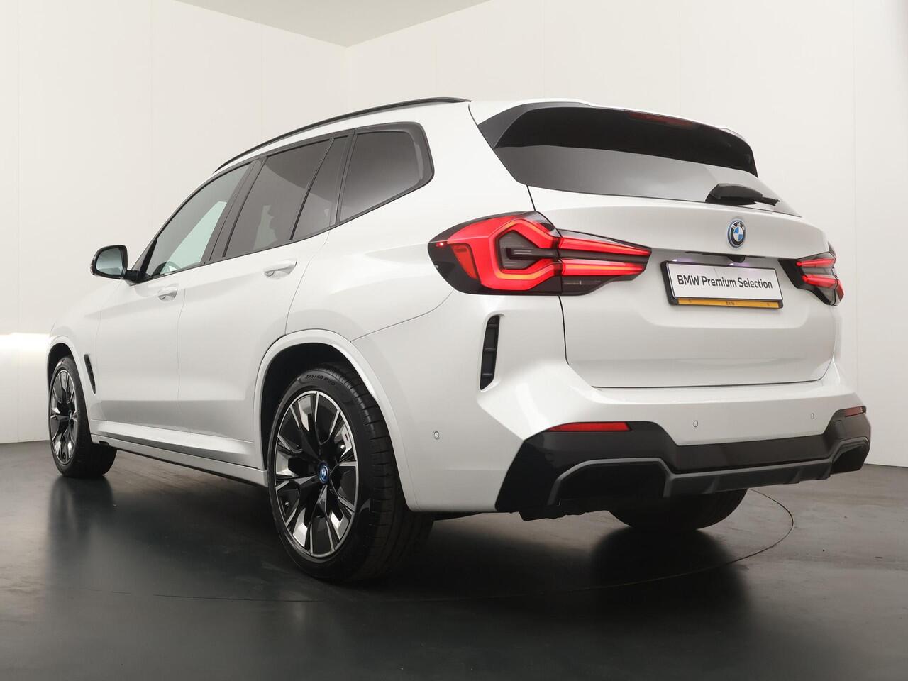 BMW X3 iX3 High Executive 80 kWh | M Sport | 20" | Panoramisch dak | Driving Assistant Professional | Head-Up | Harman Kardon |