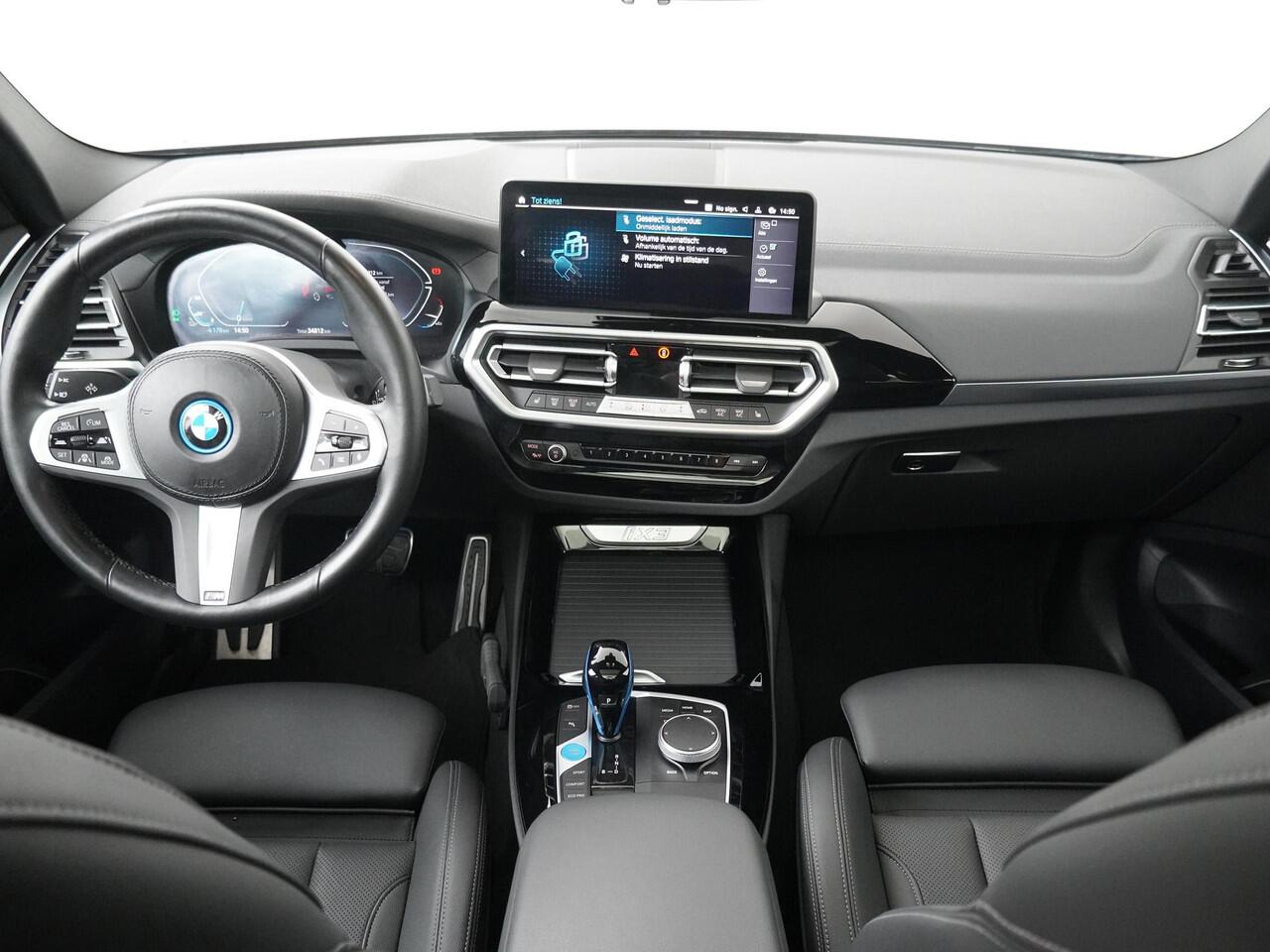 BMW X3 iX3 Executive 80 kWh | M Sportpakket | Glazen Panoramadak | Active Cruise Control | Stoelen elektrisch verstelbaar | Leder | Stoelverwarming | Camera