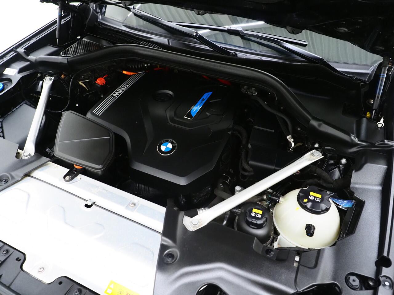 BMW X3 xDrive30e LCI 292PK | Camera | Sfeerverlichting | Stoelverwarming | Cruise | Virtual | Carplay