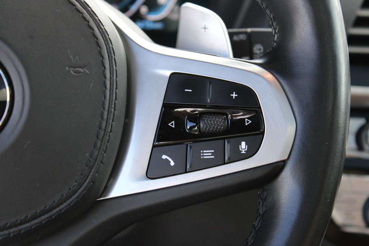 BMW X3 xDrive30e High Executive M Sport Automaat / Panoramadak / Trekhaak / Sportstoelen / Adaptieve LED / Comfort Access / Stoelverwarming / BMW Live Cockpit Professional