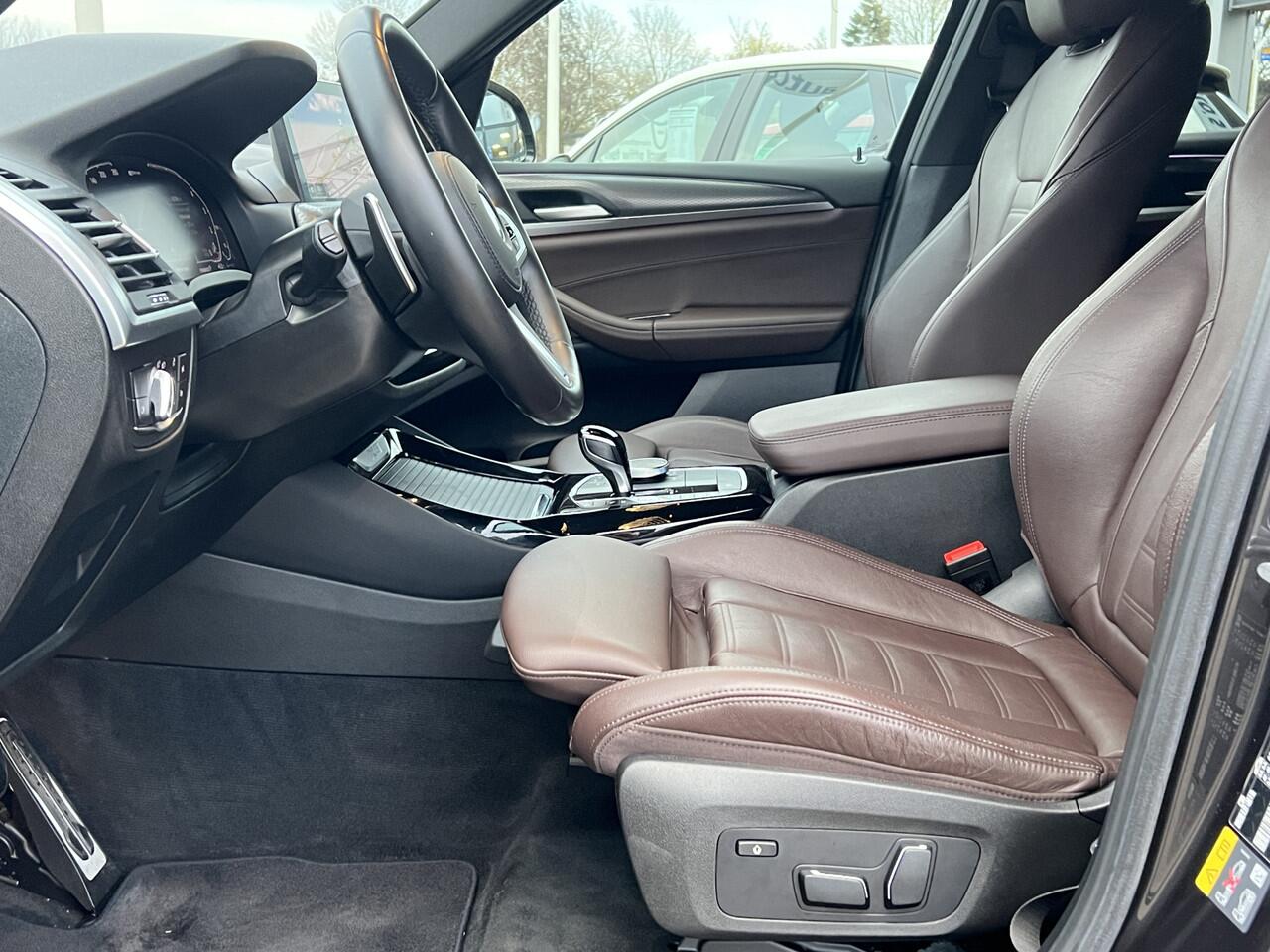 BMW X3 xDrive30e M-Sport Business Edition Plus Navigatie Panoramadak Elektrische Sportstoelen Leder Stoelverwarming Led Dab Getint Glas NL Auto 1e Eigenaar Plug In Hybride BTW