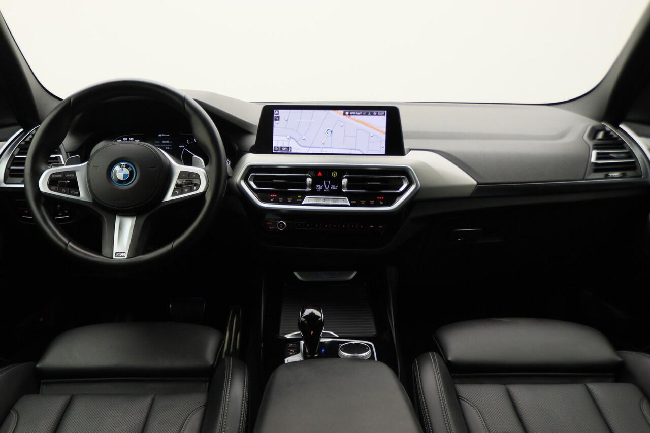 BMW X3 xDrive30e High Executive M-pakket Leer, Stoelverwarming, Camera, Cruise, Apple Carplay, LED, DAB, 21''