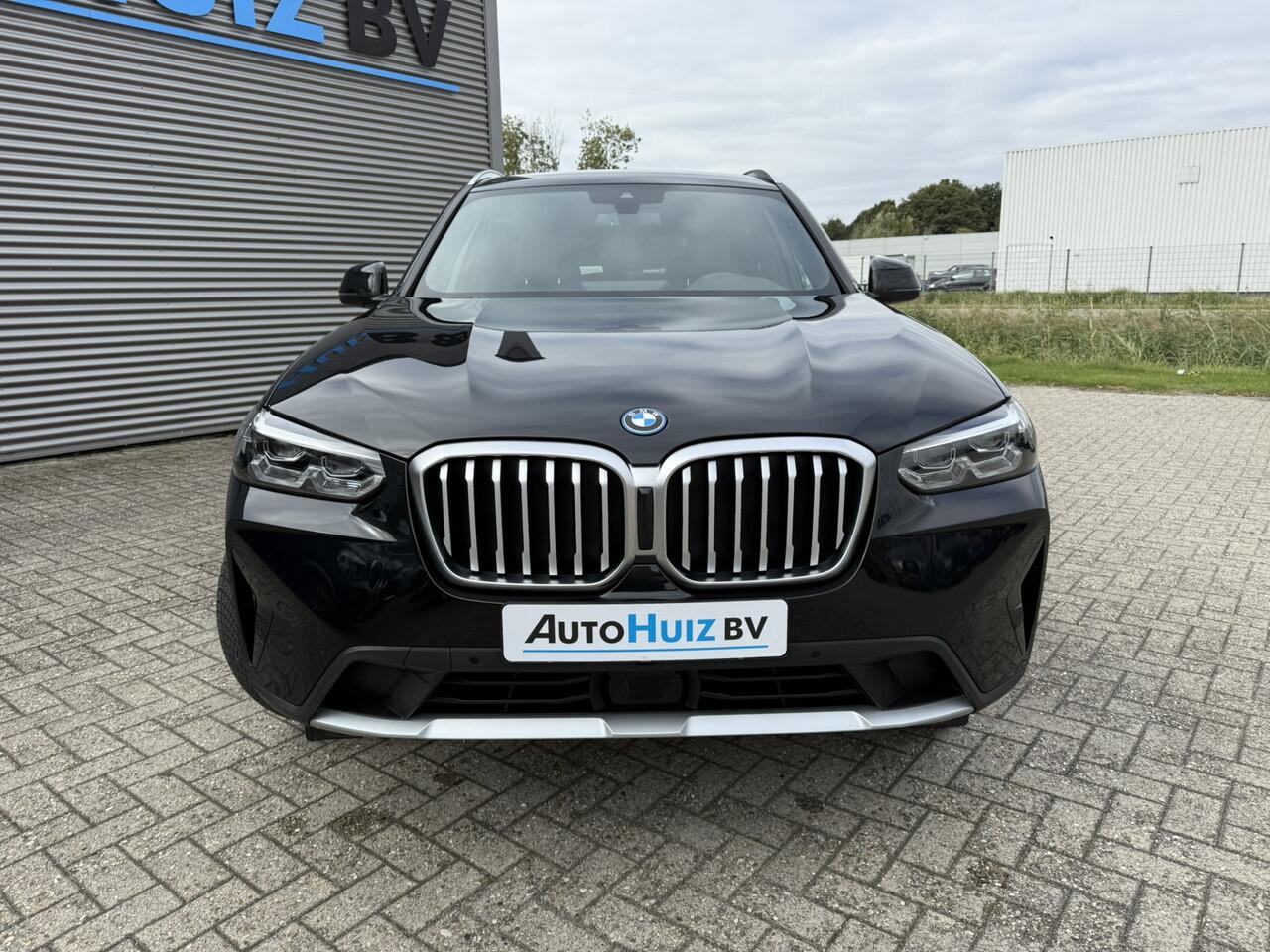 BMW X3 xDrive30e Advantage Trekhaak Lederen interieur LED DAB Carplay Facelift