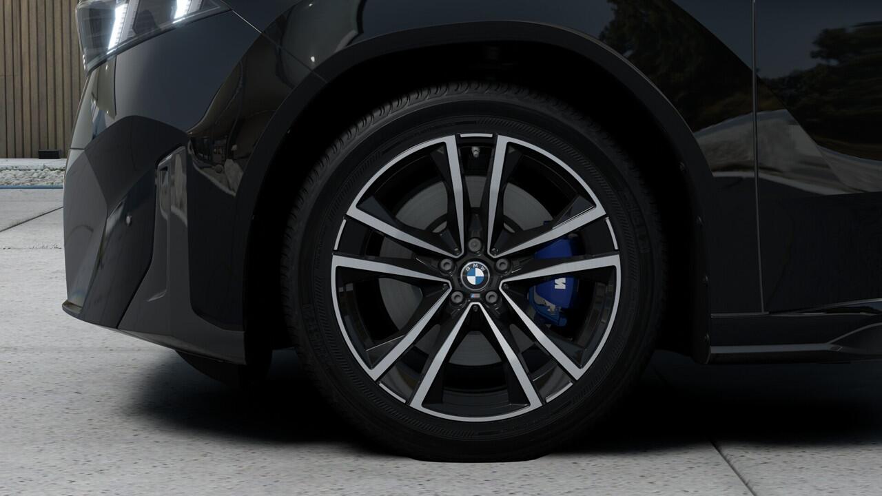 BMW X3 iX3 50 xDrive M Sport / Panoramadak / Multifunctionele Stoelen / Head-Up / Stoelverwarming