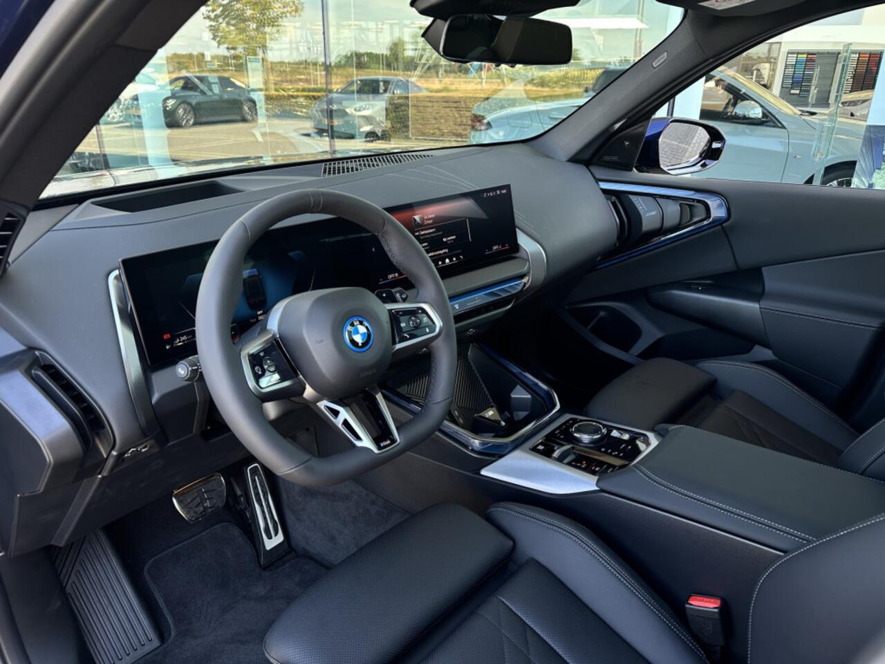 BMW X3 30e xDrive M Sport Automaat / Panoramadak / Trekhaak / Sportstoelen / Adaptieve LED / Parking Assistant Plus / Stoelventilatie / Comfort Access / Stuurverwamring