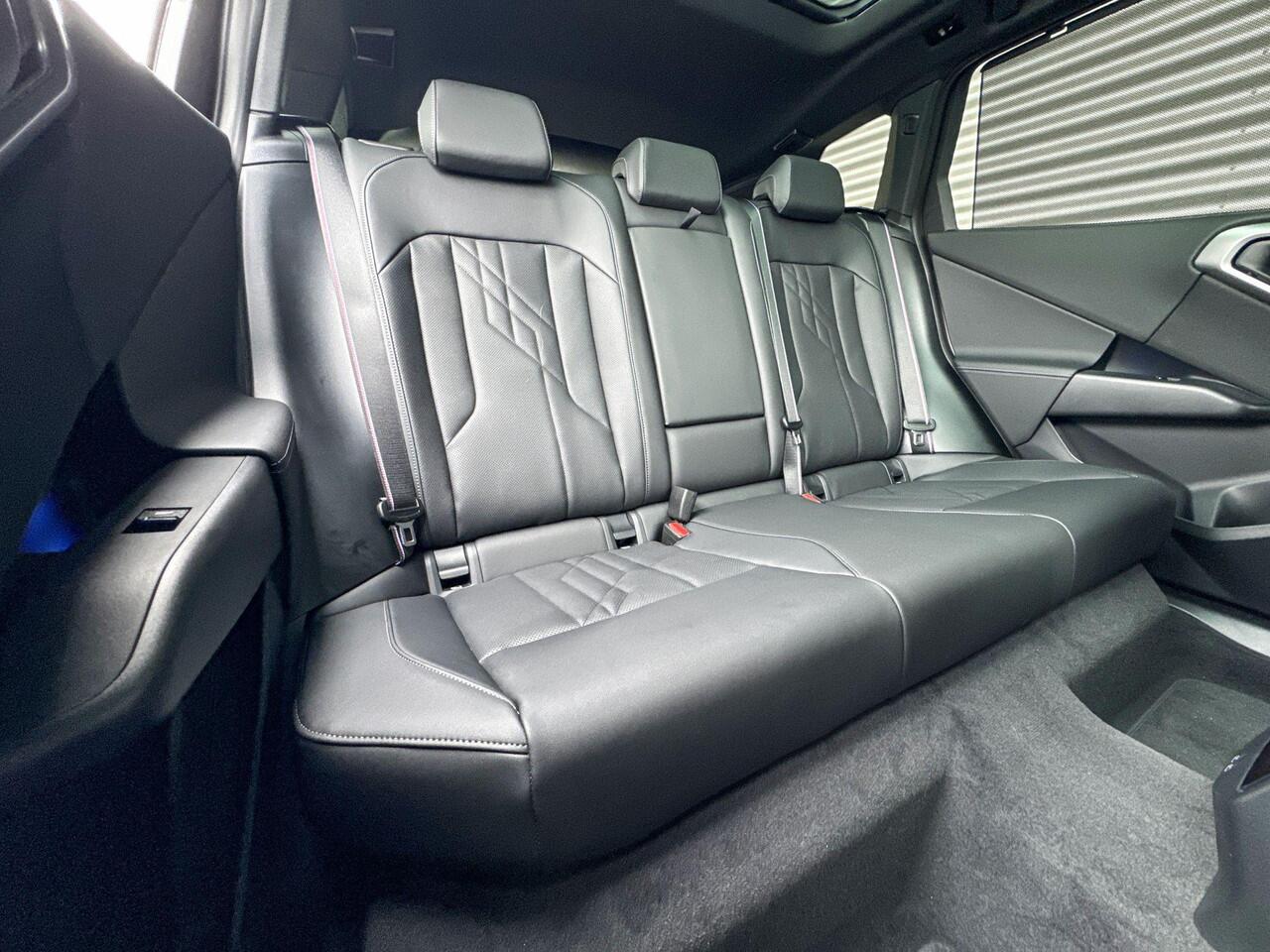 BMW X3 30e xDrive | Trekhaak met elektrisch wegklapbare kogel | Glazen panoramadak