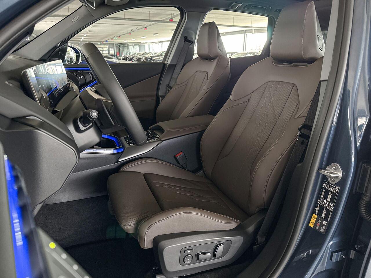 BMW X3 30e xDrive | Selections | Trekhaak met elektrisch wegklapbare kogel | Glazen panoramadak