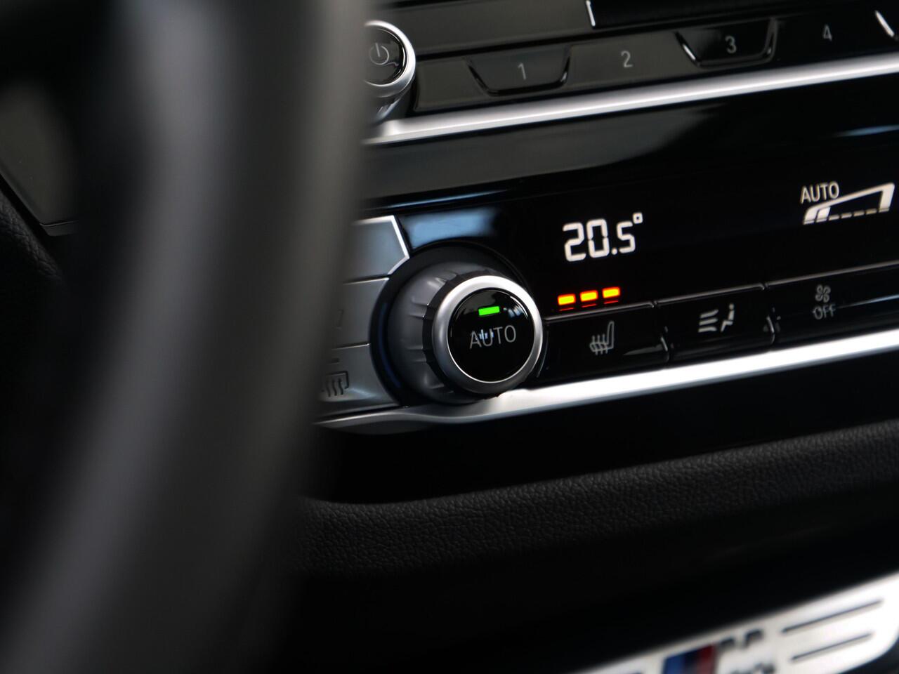 BMW X3 M40i xDrive High Executive | panorama | keyless go&entry | trekhaak | zeer nette staat.