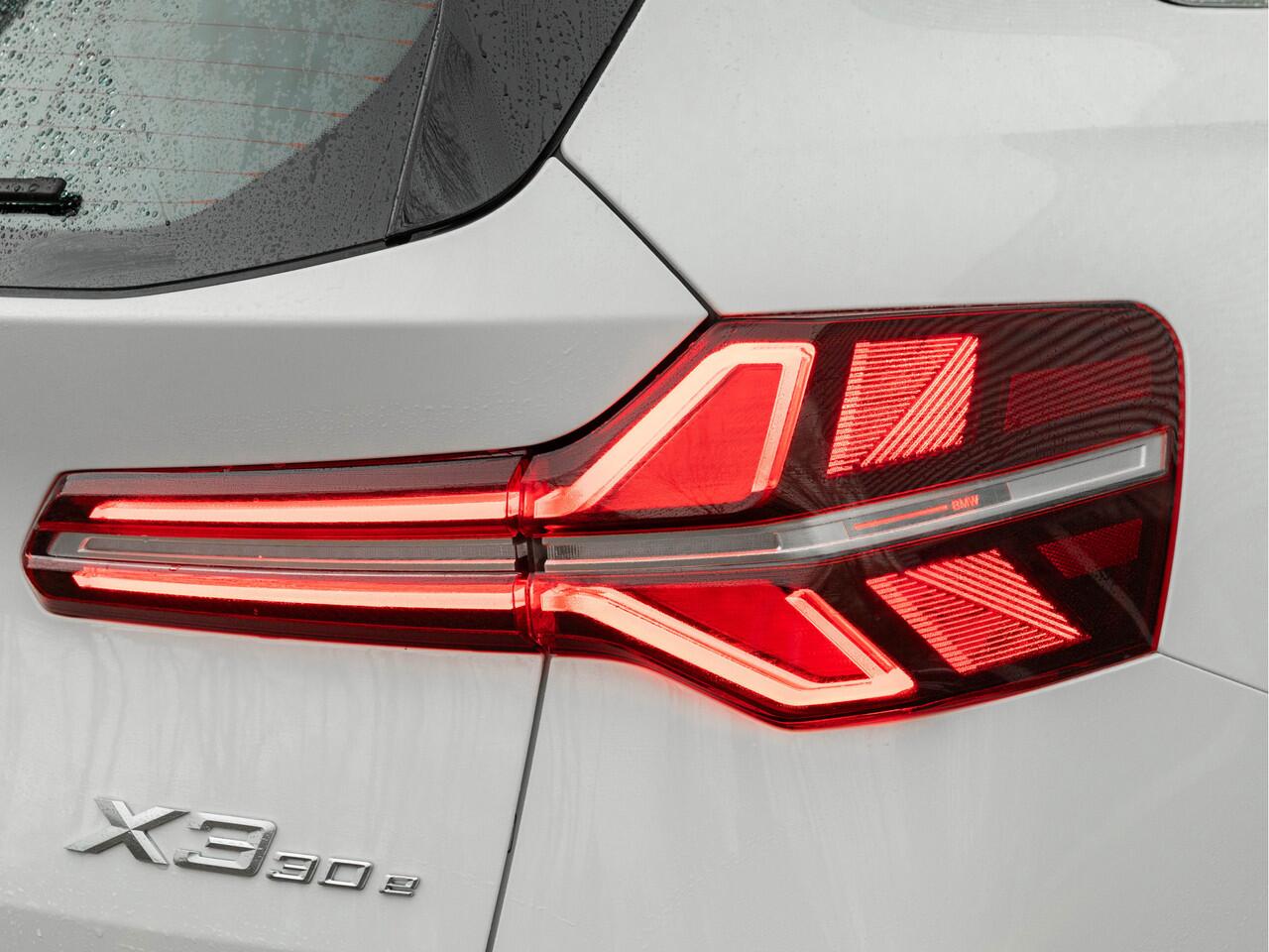 BMW X3 30e xDrive - Trekhaak - Active Cruise - Head-up - 360° Camera