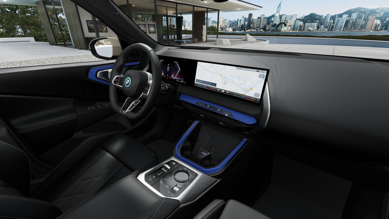 BMW X3 30e xDrive M Sport Automaat / Panoramadak / Trekhaak / Sportstoelen / Adaptieve LED / Stoelventilatie / Parking Assistant Plus / Stuurverwarming