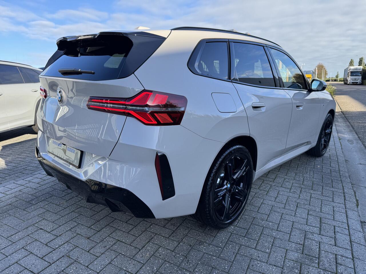 BMW X3 30e xDrive M-SPORT PRO Pano-Dak | Trekhaak | Harman Kardon | Keyless | Memory