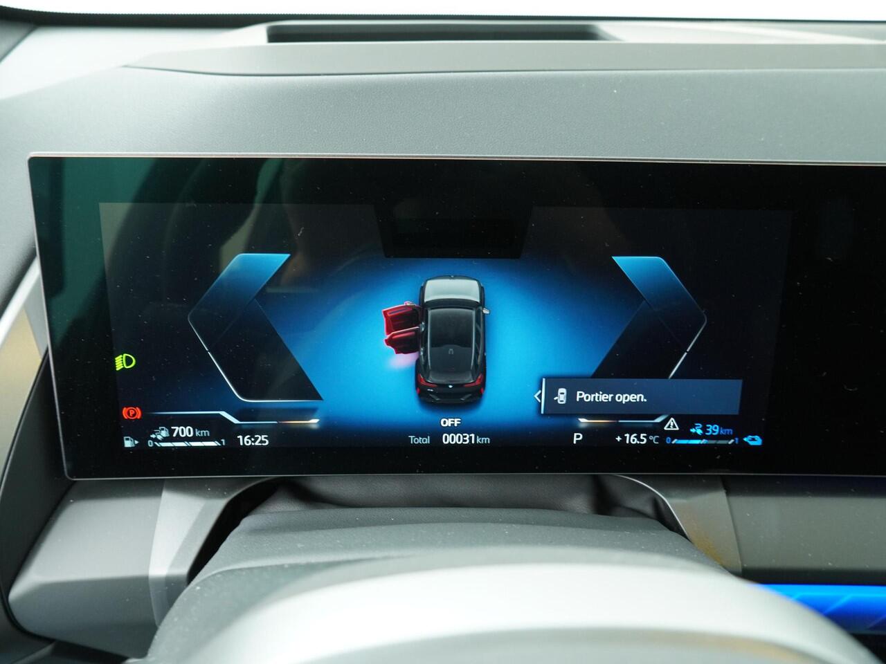 BMW X3 30e xDrive M-Sport Pro | Panoramadak | Head-Up | Adaptive Cruise | Trekhaak | Stuurverwarming | Comfort Access |