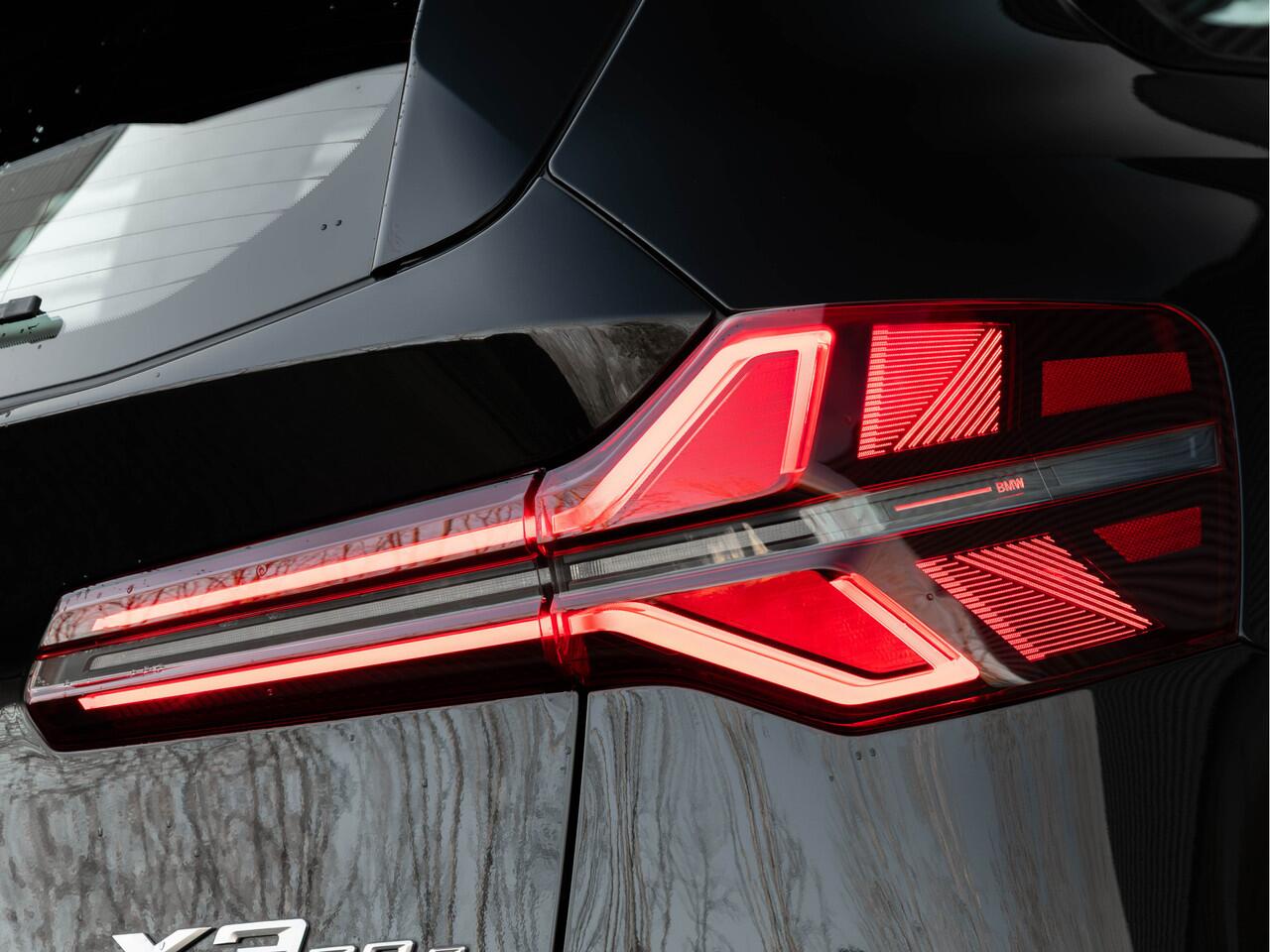 BMW X3 30e xDrive M-Sport Pro - Driving Ass Prof - Trekhaak - Head-up - Pano