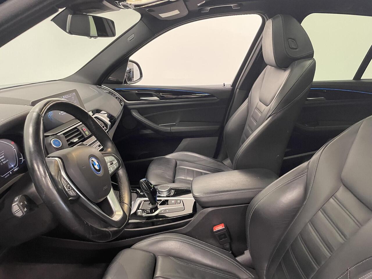 BMW X3 iX3 High Executive 80 kWh EV Leder Navi Carplay/Androidauto Sensoren voor en achter 360 Camera Full Led Pano Dak Head-Up display Harman Kardon Adaptieve Cruise Control