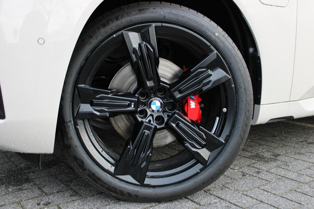 BMW X3 30e xDrive M Sport Automaat / Panoramadak / Trekhaak / Sportstoelen / Adaptieve LED / Stoelventilatie / Parking Assistant Plus / Stuurverwarming