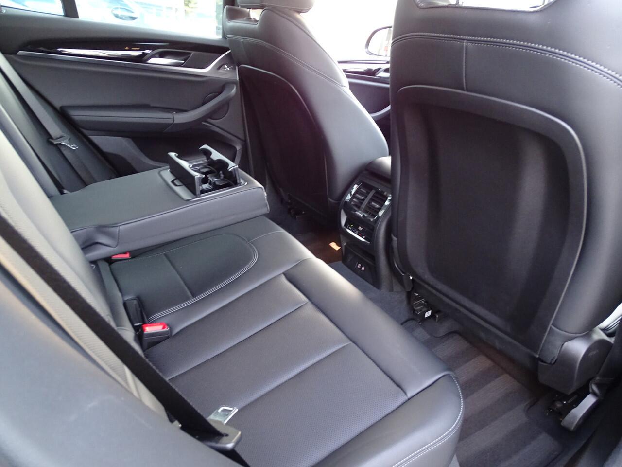 BMW X3 xDrive30e Executive Elek.Trekhaak HiFi Cockpit-Plus Sportstoelen Led PDC 19" LM Velgen