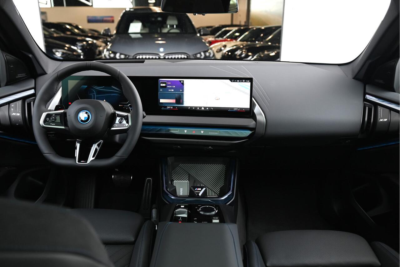 BMW X3 xDrive30e M Sport Automaat / Panoramadak / Trekhaak / Sportstoelen / Adaptieve LED / Parking Assistant Plus / Stoelventilatie / Comfort Access