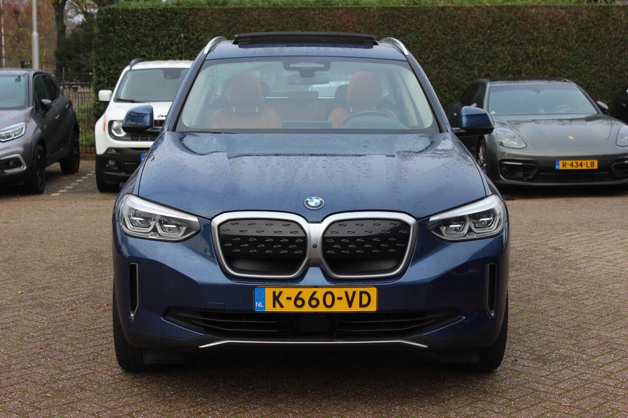 BMW X3 iX3 Executive 80 kWh / SoH 95.5% / Panoramadak / Camera / Head-up / 20'' / Leder / Harman Kardon / Navigatie / Memory seats / Dodehoek / DAB / Stoelverwarming / Cruise Control Adaptief