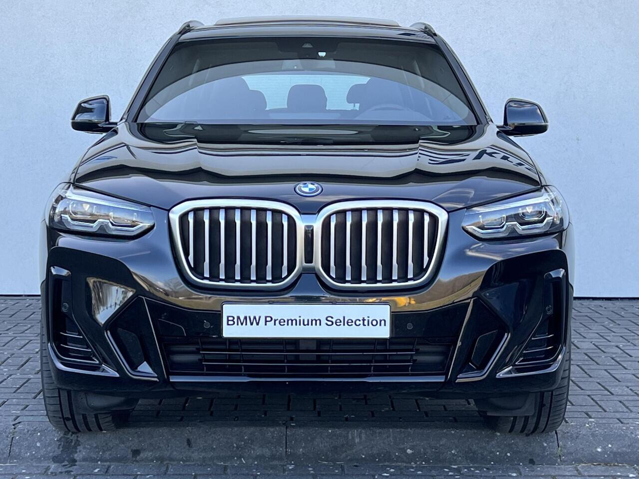 BMW X3 xDrive30e M-Pakket | Panoramadak | Comfort Access | HiFi Sound