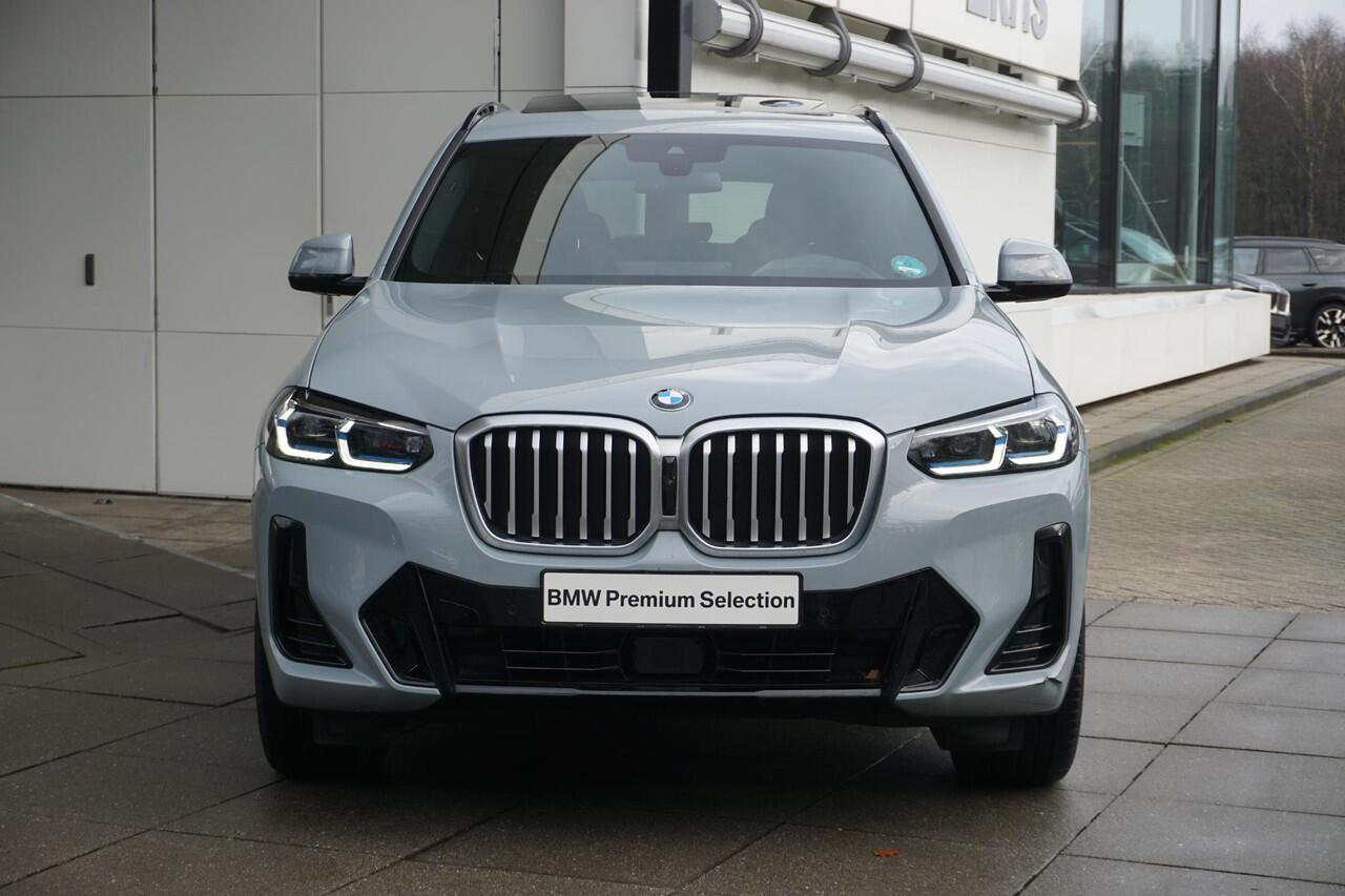 BMW X3 xDrive30i M Sportpakket | Innovation Pack | Glazen panoramadak | HIFI System Harman Kardon