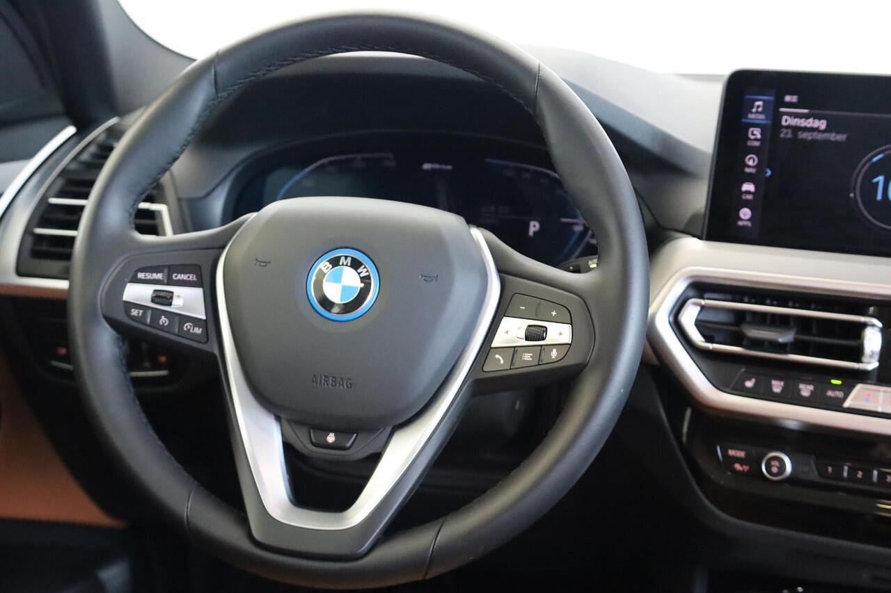 BMW X3 xDrive30e | Panoramadak | Trekhaak elektr. | Laserlicht