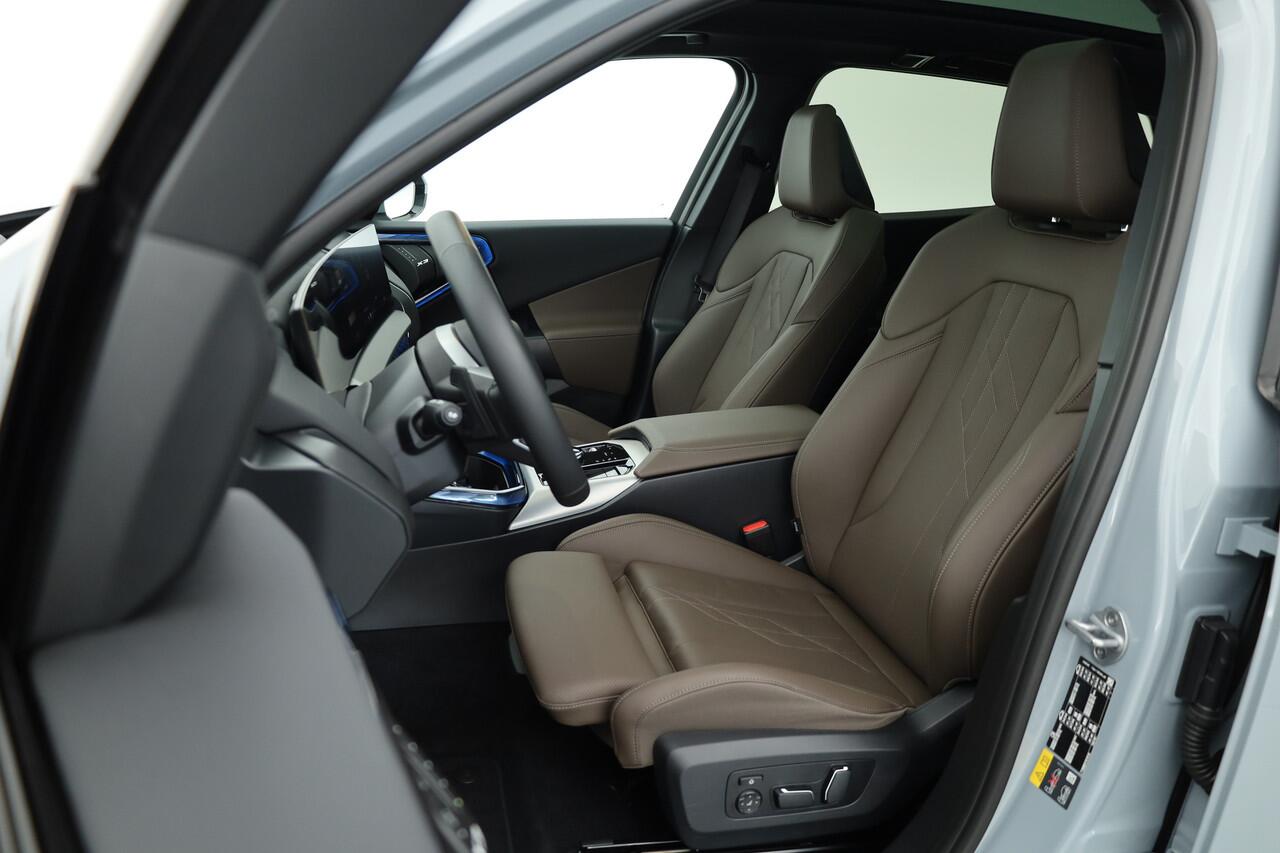 BMW X3 30e xDrive M Sport | Pano | HUD | Harman Kardon | Elek. Trekhaak | 360cam | Leder | 20''