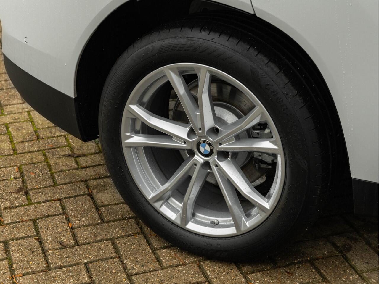 BMW X3 30e xDrive - Trekhaak - Active Cruise - Head-up - 360° Camera