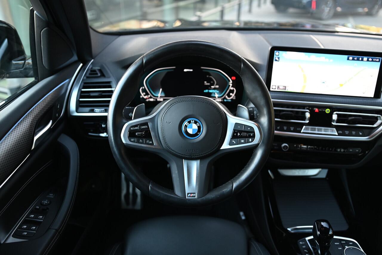 BMW X3 xDrive30e High Executive M Sport Automaat / Sportstoelen / LED / Parking Assistant Plus / Stoelverwarming / Live Cockpit Professional