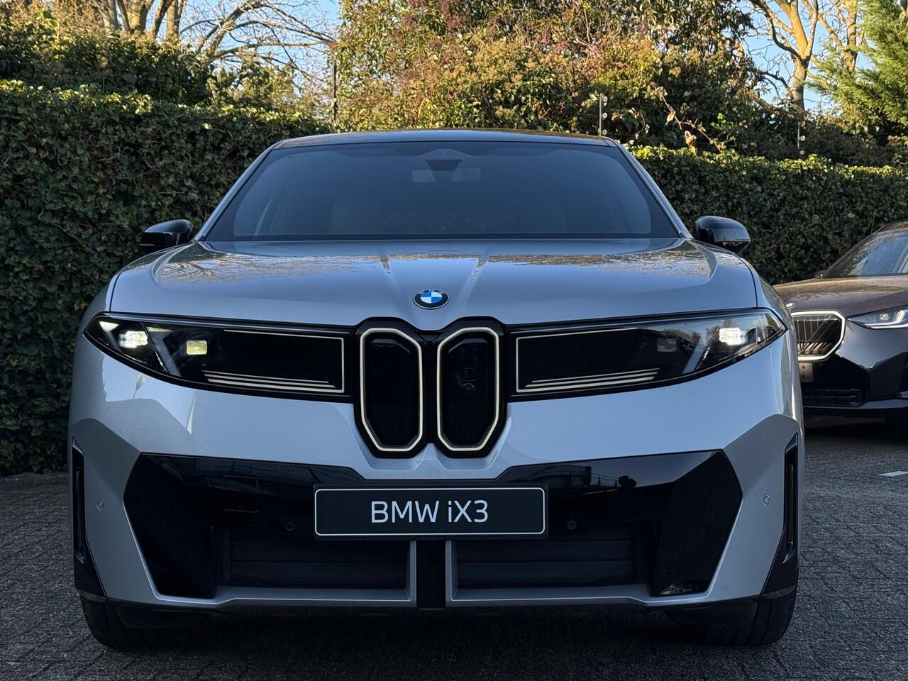 BMW X3 iX3 50 xDrive | verwacht 06-2026 | M-Sport Pro | 22'' | Panorama. | Head-Up | Harman/Kardon | Elek. M stoel. | Neue Klasse | Drive. + Park. Plus | Stoelverw. | Trekhaak | Comf. Acc.